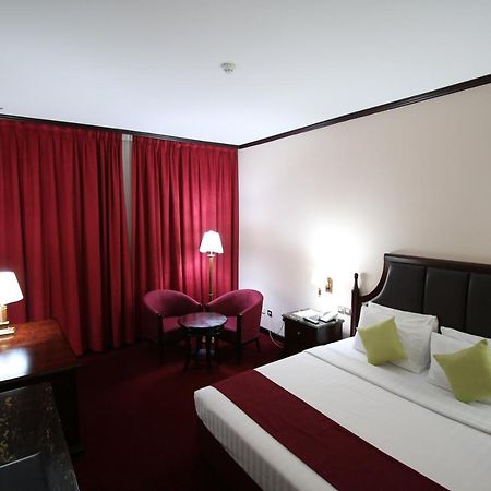 Grand Mayfair Hotel Dubaj Kültér fotó